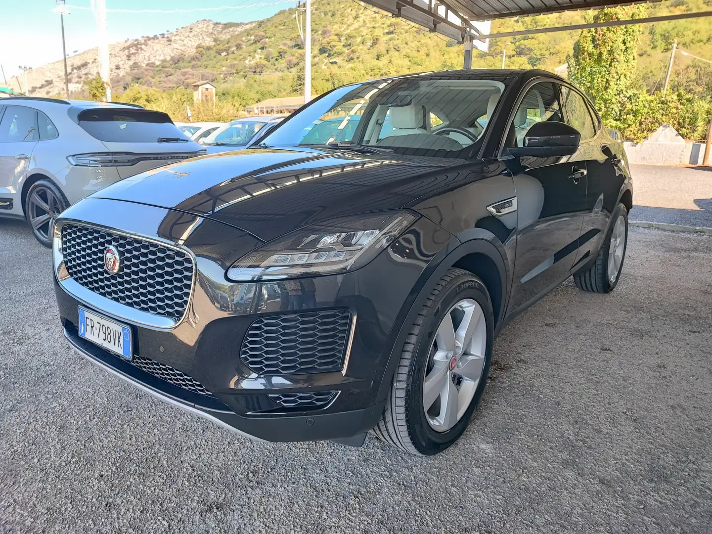 Jaguar E-Pace E-Pace 2017 2.0 i4 R-Dynamic awd 200cv auto Nero - 1