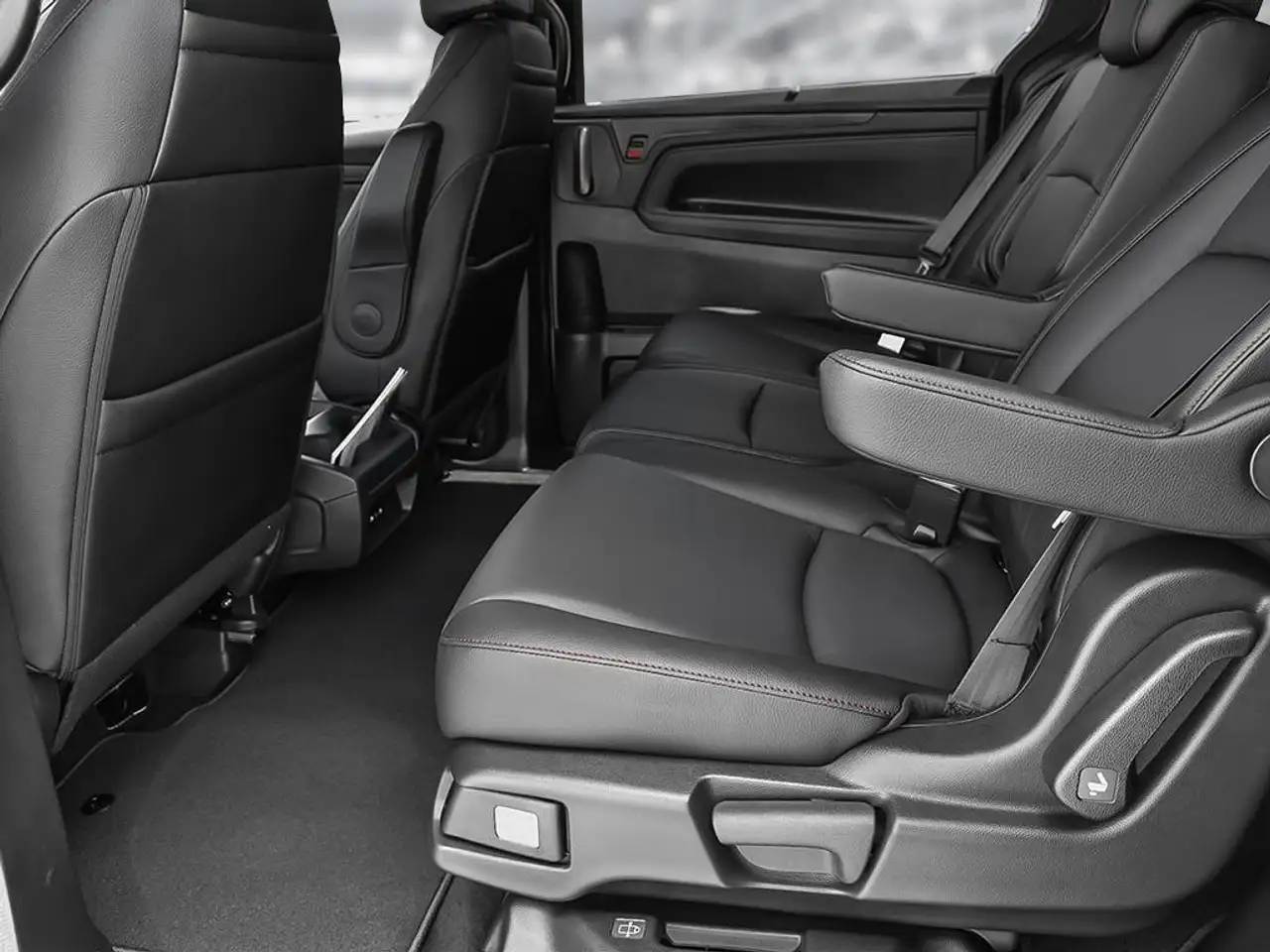 Honda Odyssey снимка Honda Odyssey