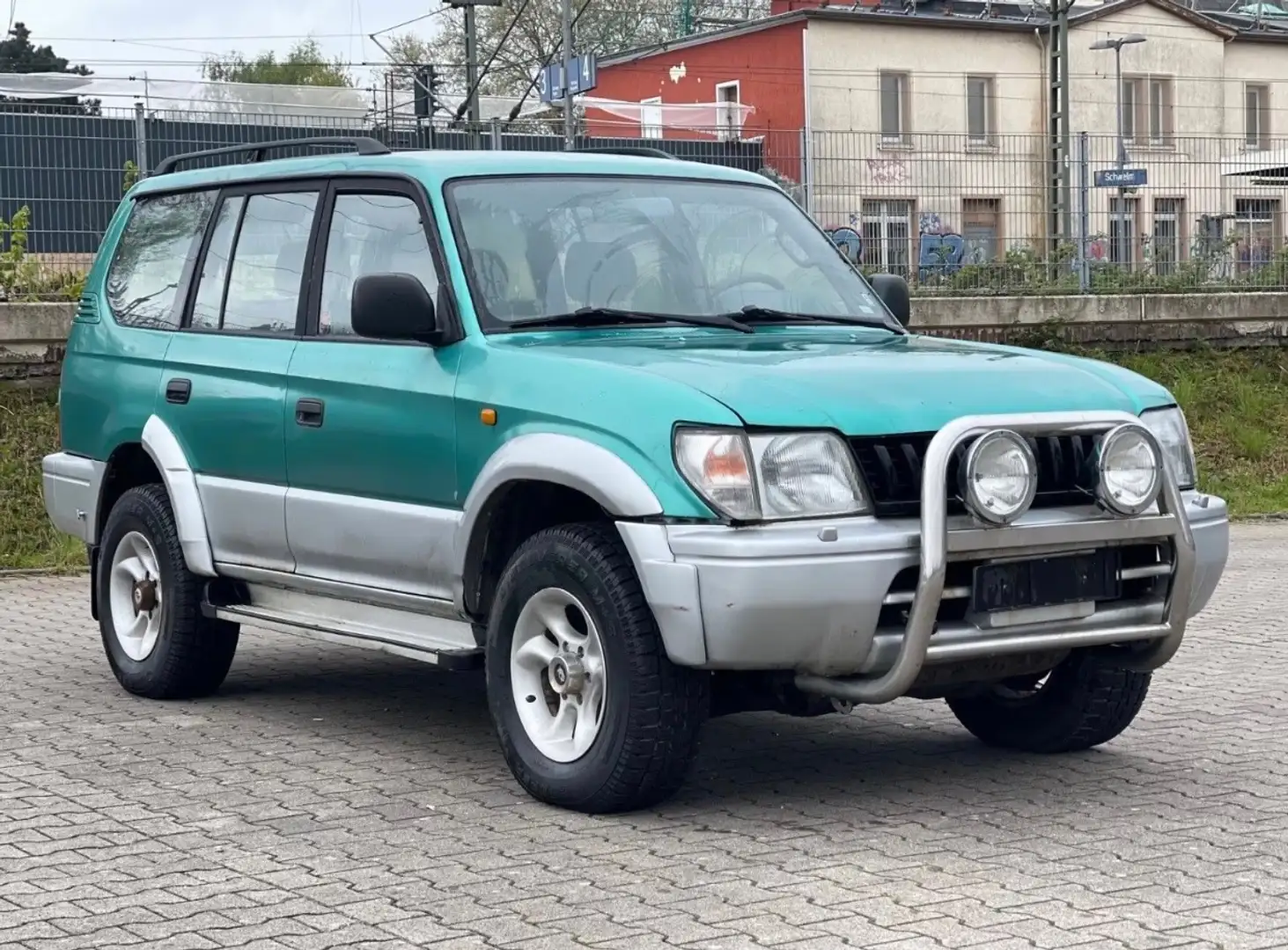 Toyota Land Cruiser Prado Verde - 2