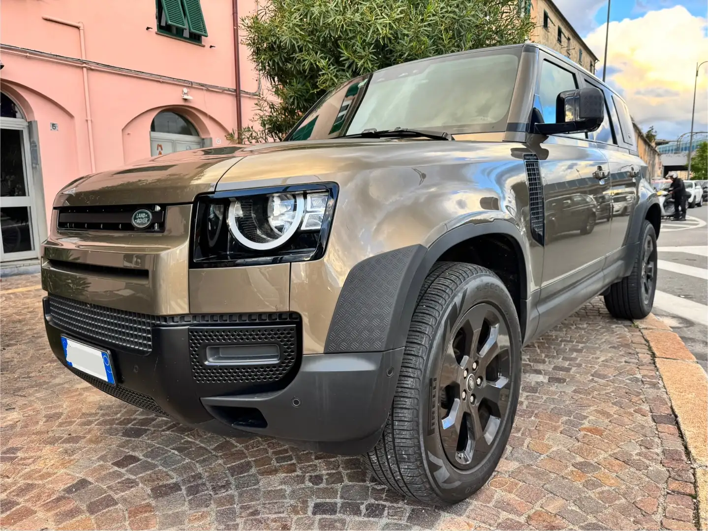 Land Rover Defender 110 2.0d sd4 SE awd 240cv 7 posti automatico Bronze - 2