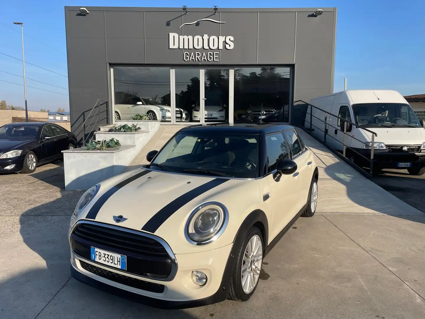 MINI Cooper D Mini IV F55-F56 2014 1.5 Business 5p auto-Neopaten Blanc - 1