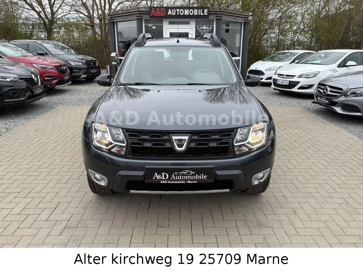 Dacia Duster I Black Shadow 4x2 Grau - 2