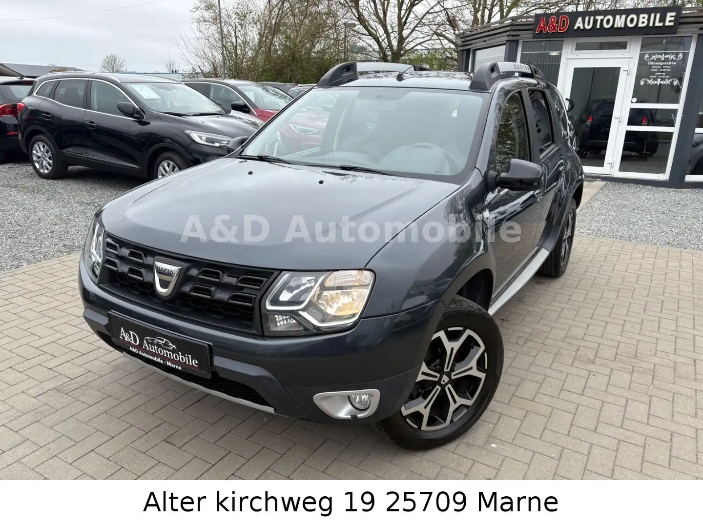 Dacia Duster I Black Shadow 4x2 Grau - 1