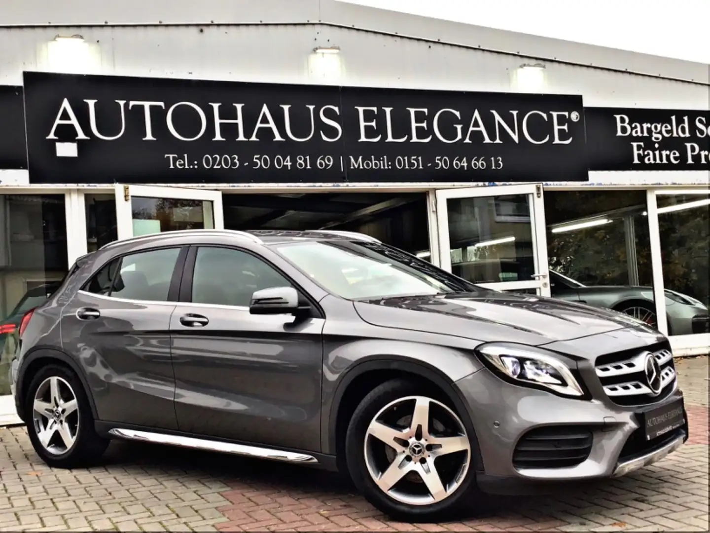 Mercedes-Benz GLA 220 4Matic Aut.~AMG Line~Navi~Distronic~LED Grau - 1