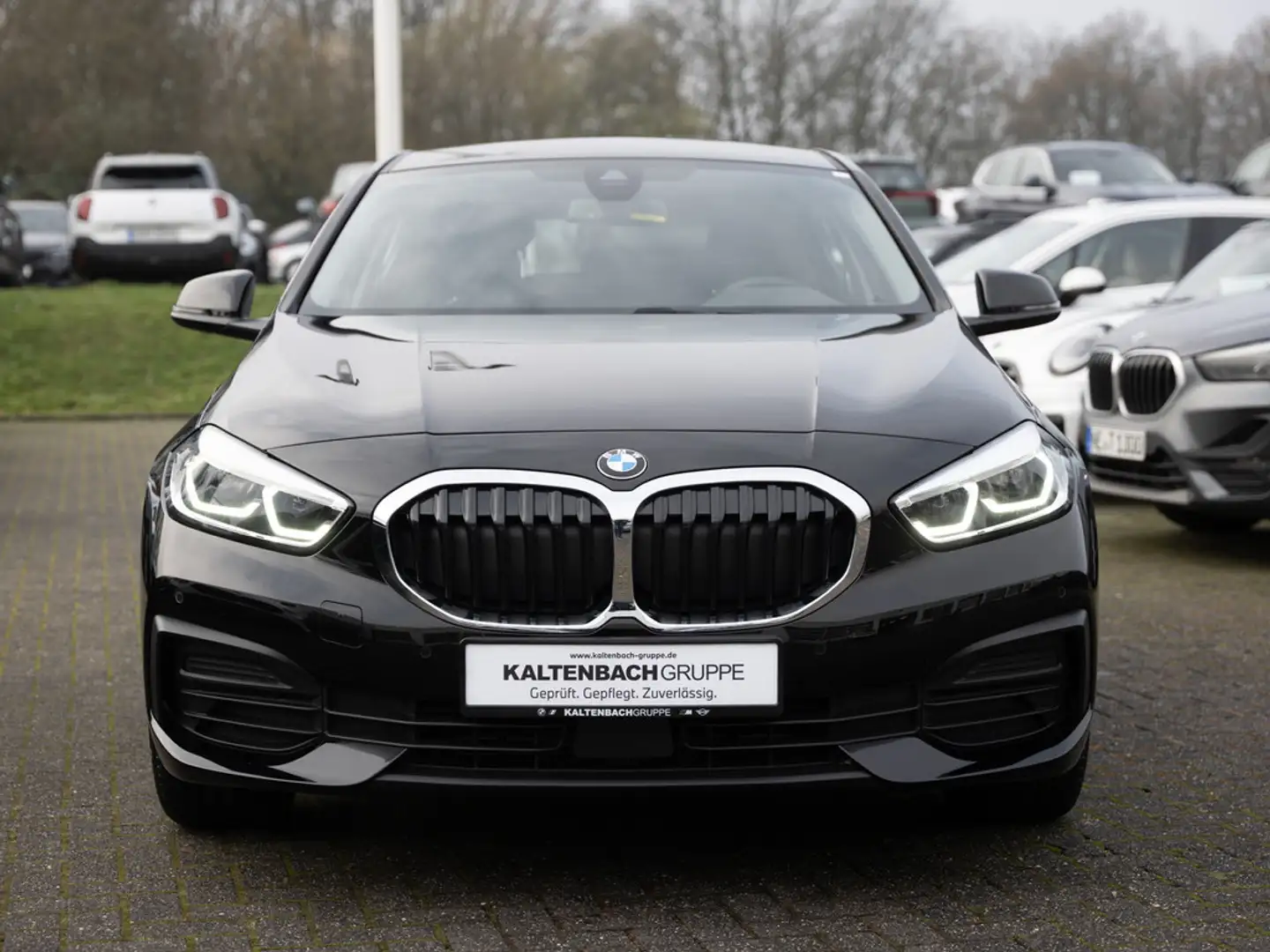 BMW 118 i Advantage LED W-LAN NAVI SITZHEIZUNG PDC Schwarz - 2