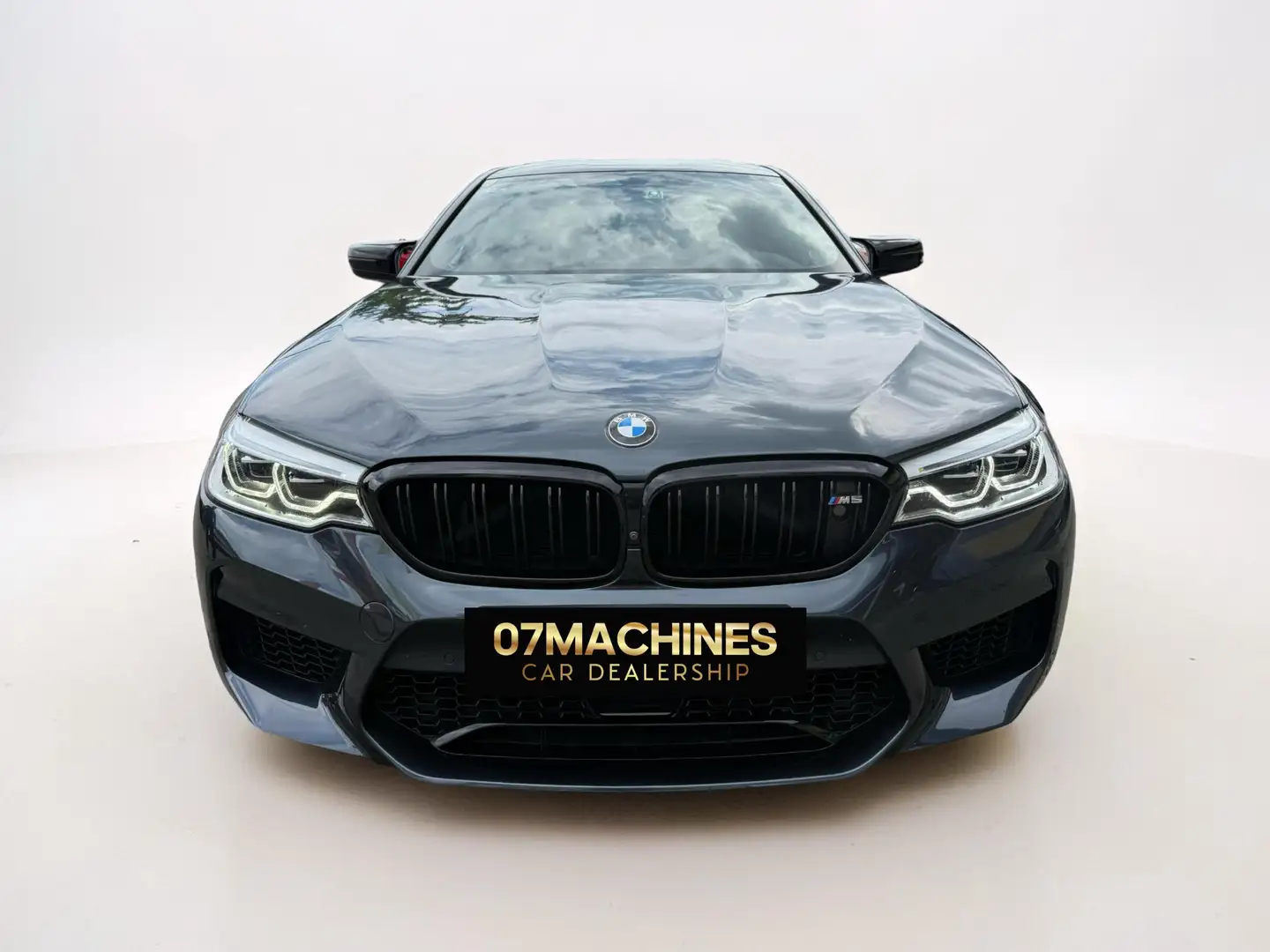 BMW M5 Competition Grau - 2