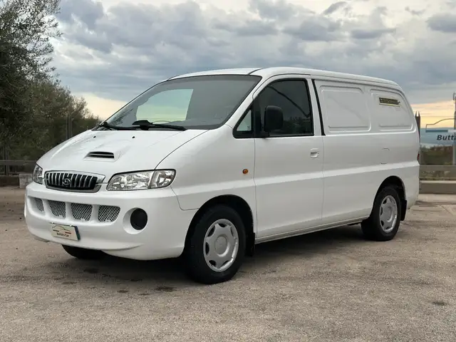 Hyundai H-1 H-1 2.5 td HSV Max