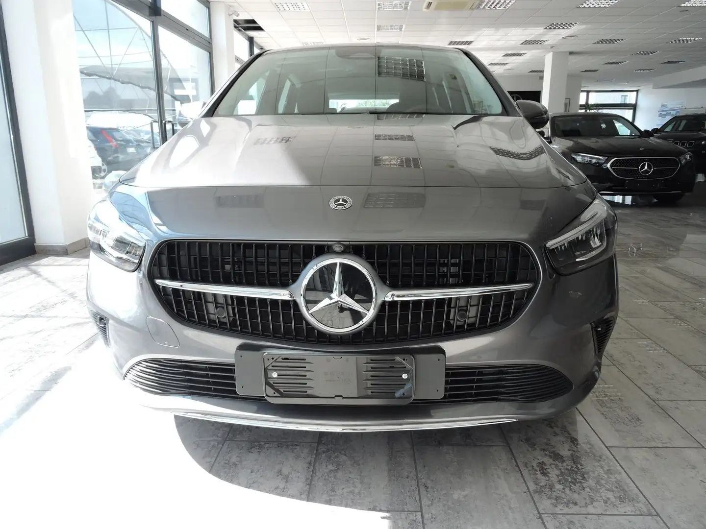 Mercedes-Benz B 200 B 200 Automatic Progressive Advanced Gris - 2