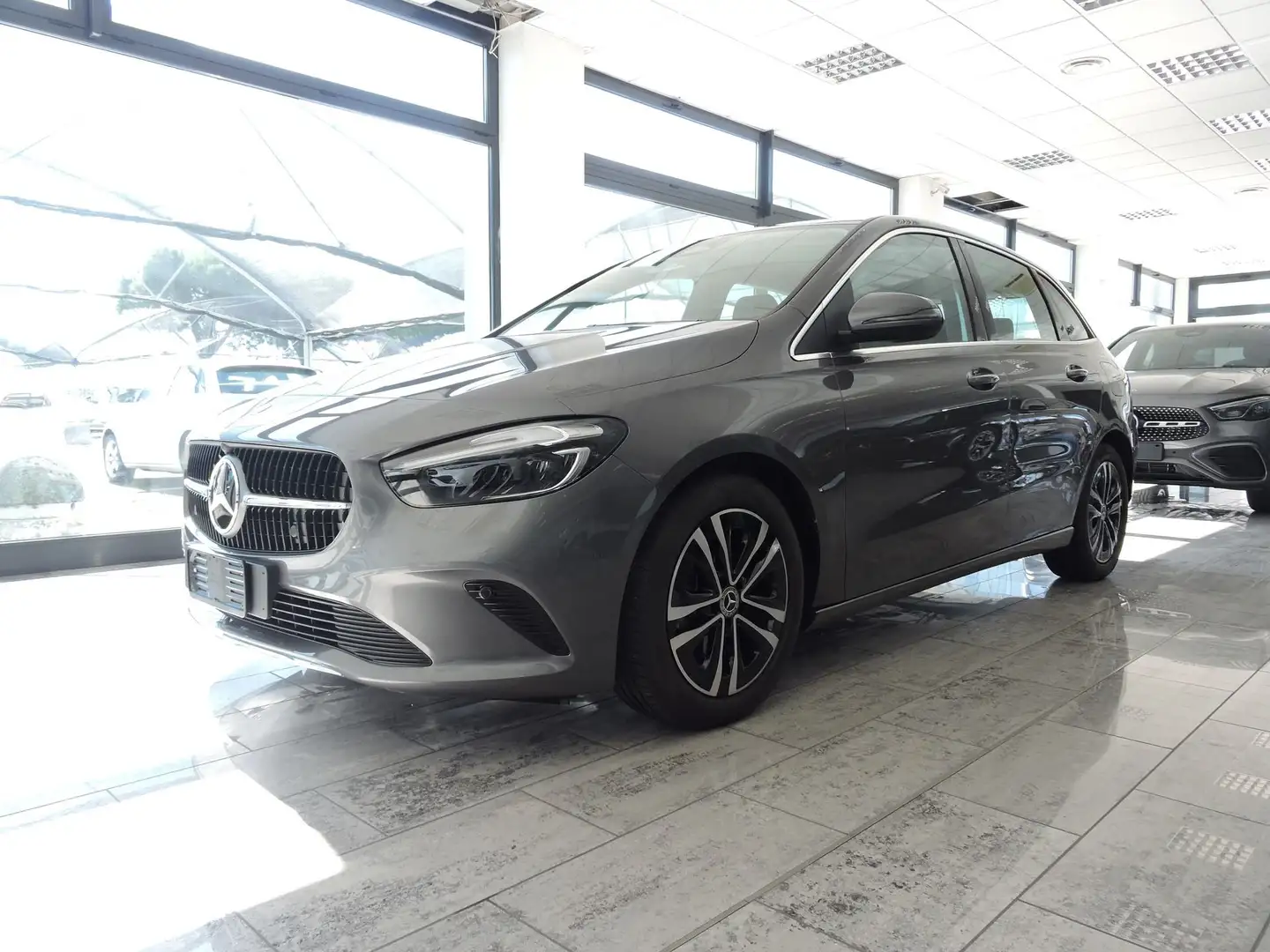 Mercedes-Benz B 200 B 200 Automatic Progressive Advanced Gris - 1