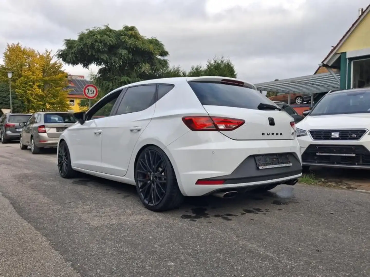 SEAT Leon Cupra 2.0 TSI LED+PDC+BLUET.+AHK+ALU 19" Weiß - 2