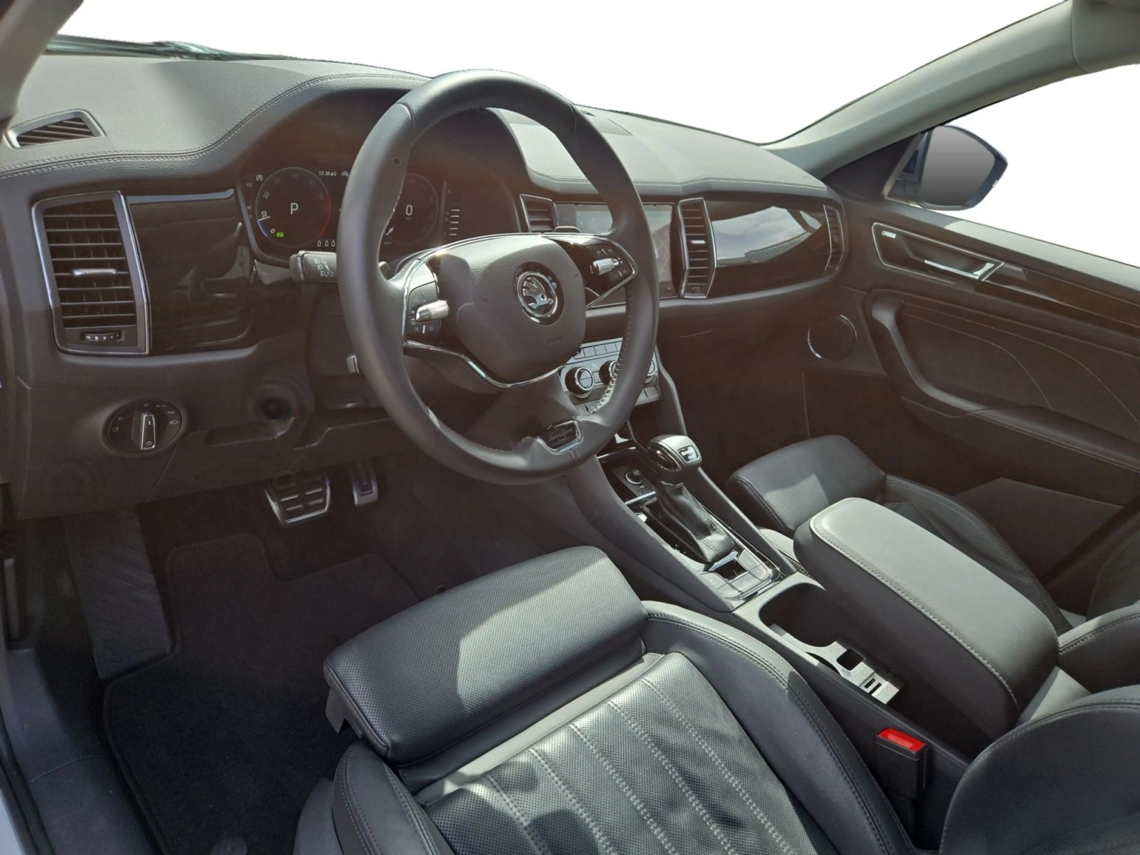 Skoda Kodiaq L&K 2.0 TSI DSG, STHZG/AHK/360°/ACC/PANO/ — photo 4