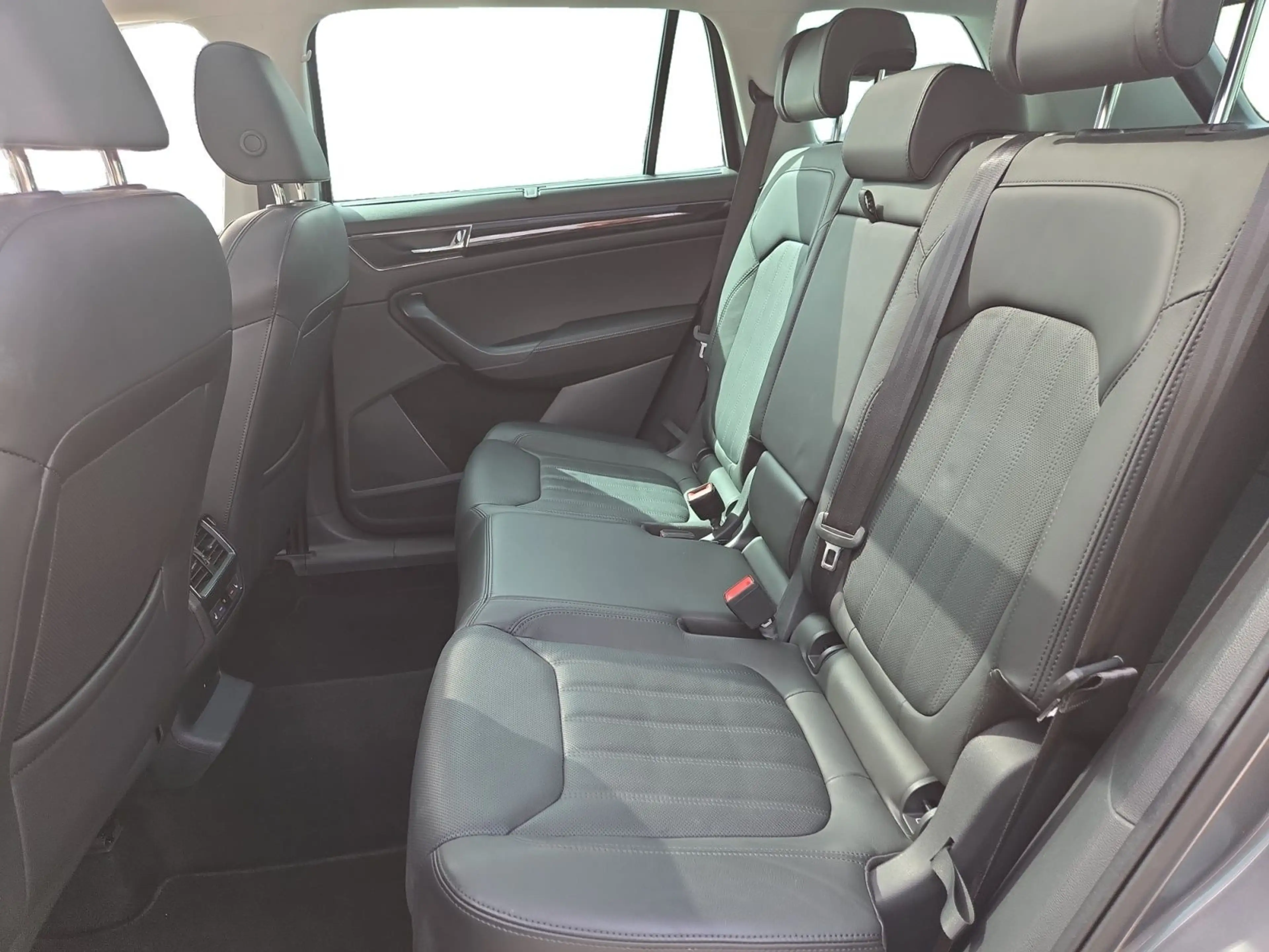 Skoda Kodiaq L&K 2.0 TSI DSG, STHZG/AHK/360°/ACC/PANO/ — photo 10