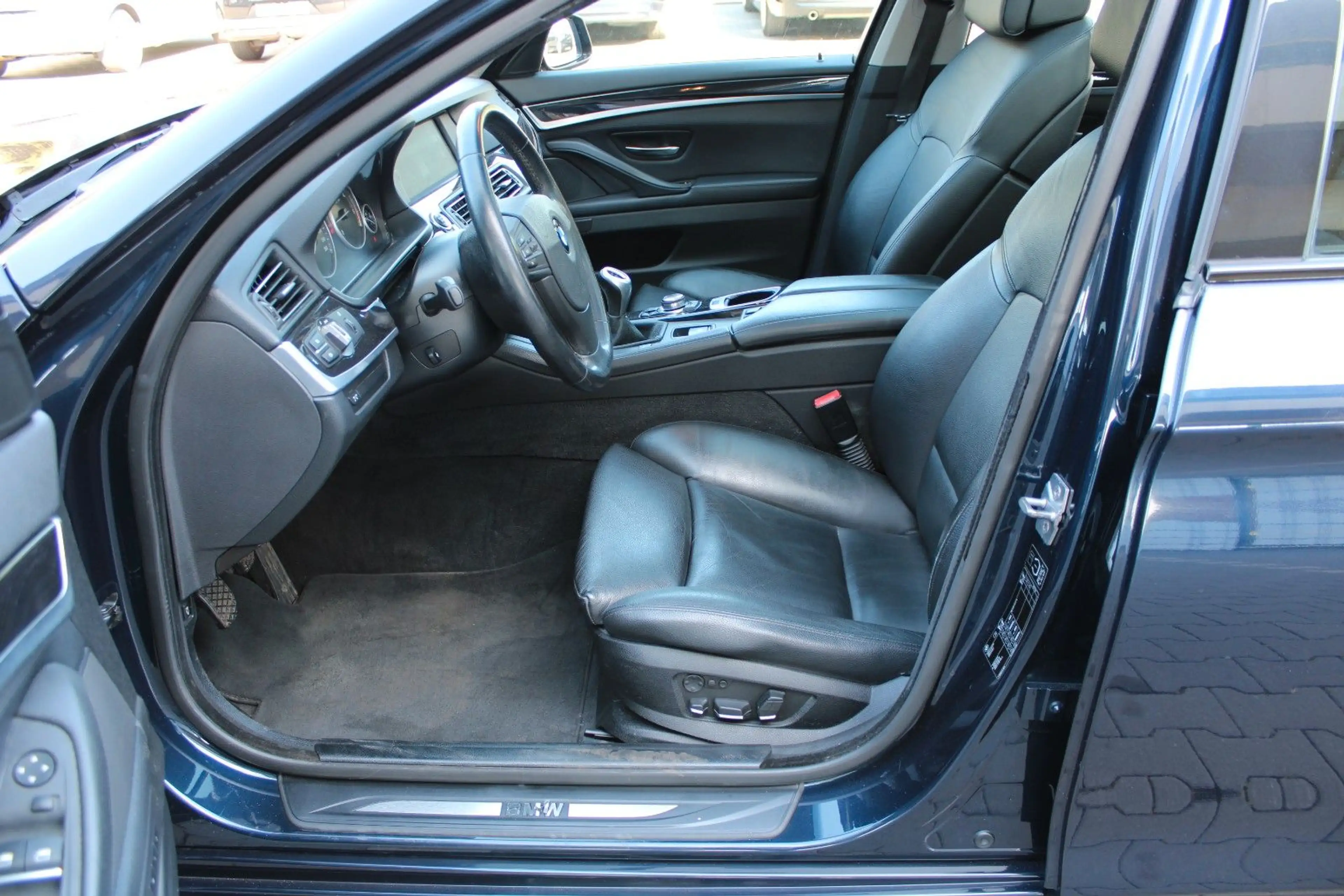 BMW 525 d Touring  Xenon/Navi/Leder/Panorama/AHK — photo 8