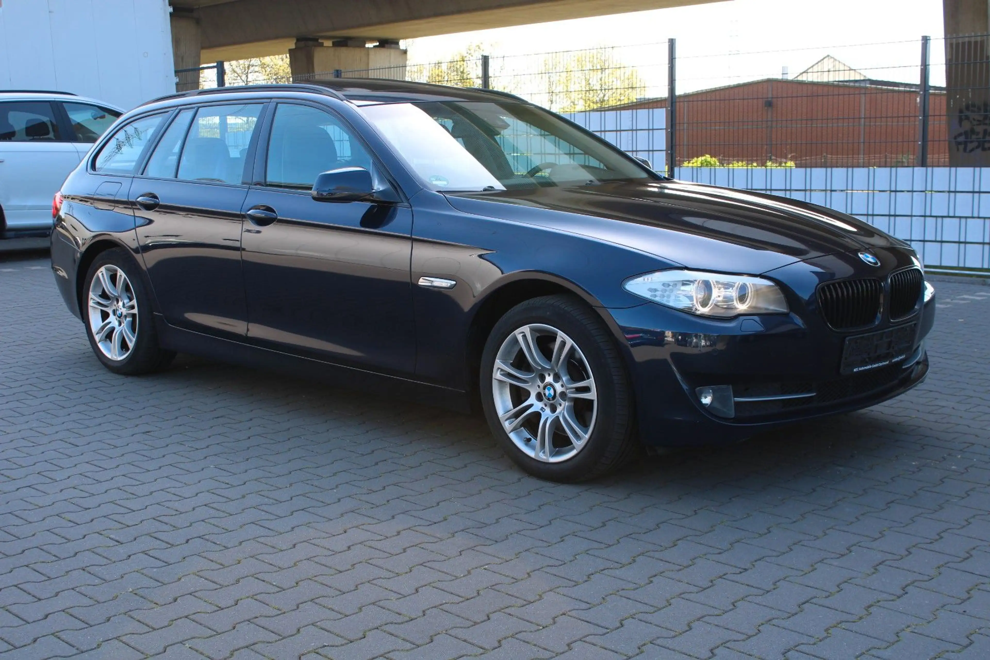 BMW 525 d Touring  Xenon/Navi/Leder/Panorama/AHK — photo 3