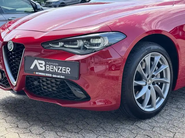 Alfa Romeo Giulia view 9