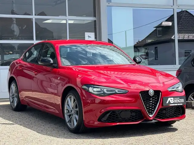 Alfa Romeo Giulia view 3