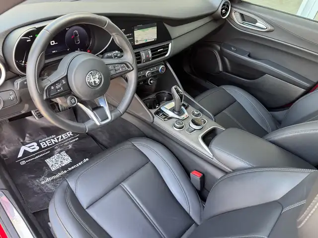 Alfa Romeo Giulia view 12