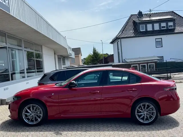 Alfa Romeo Giulia view 8