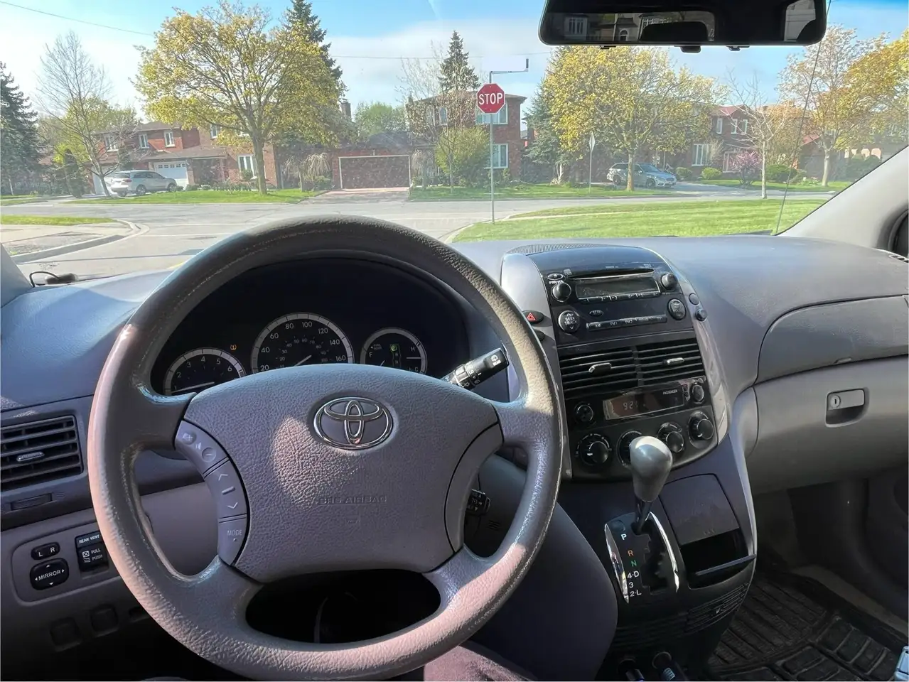 Toyota Sienna снимка Toyota Sienna