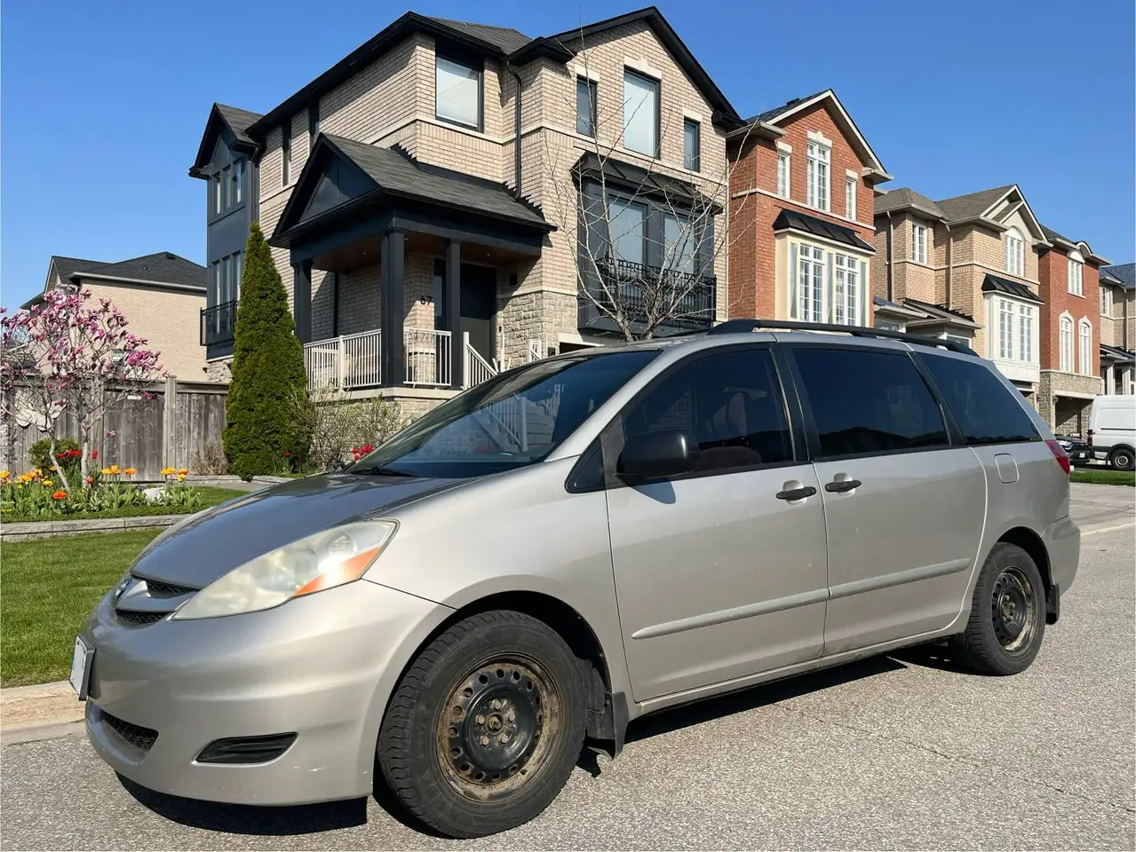 Toyota Sienna снимка Toyota Sienna