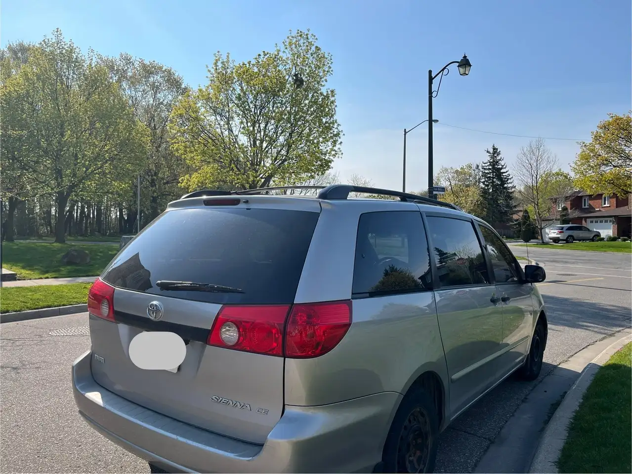 Toyota Sienna снимка Toyota Sienna