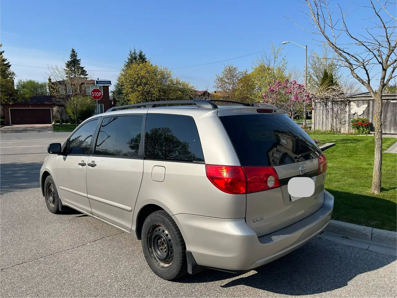 Toyota Sienna снимка Toyota Sienna