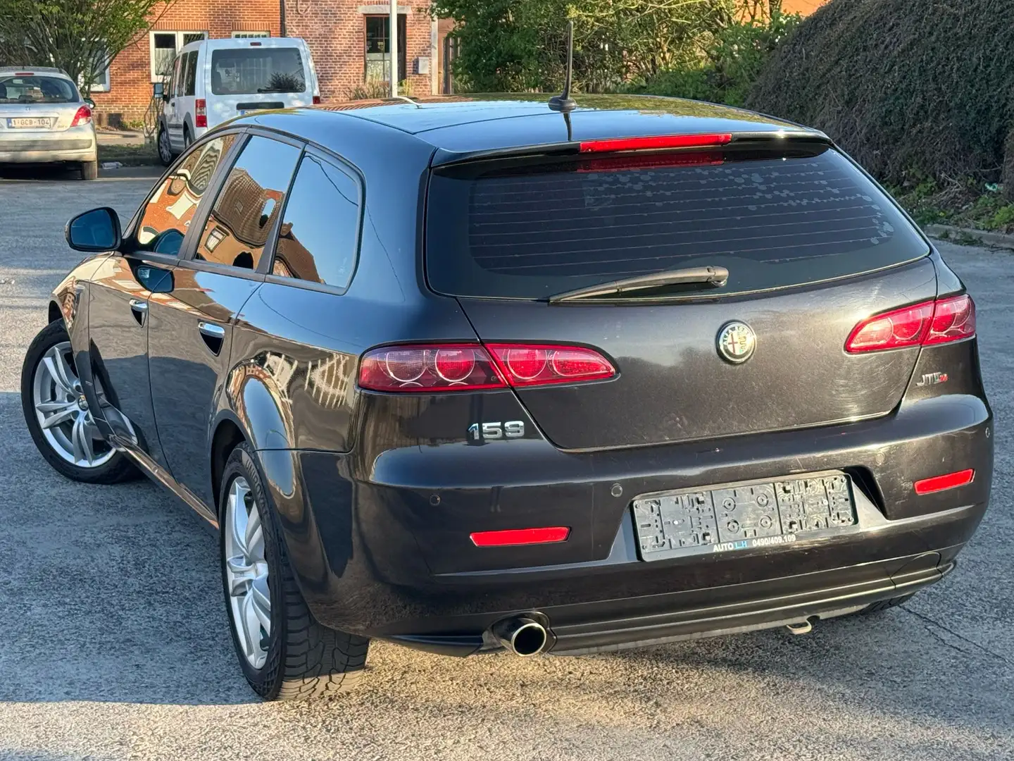 Alfa Romeo Sportwagon 1.9JTDm 2012 Faible Km Clim Digital Gps Cuir Eur5 Fekete - 2