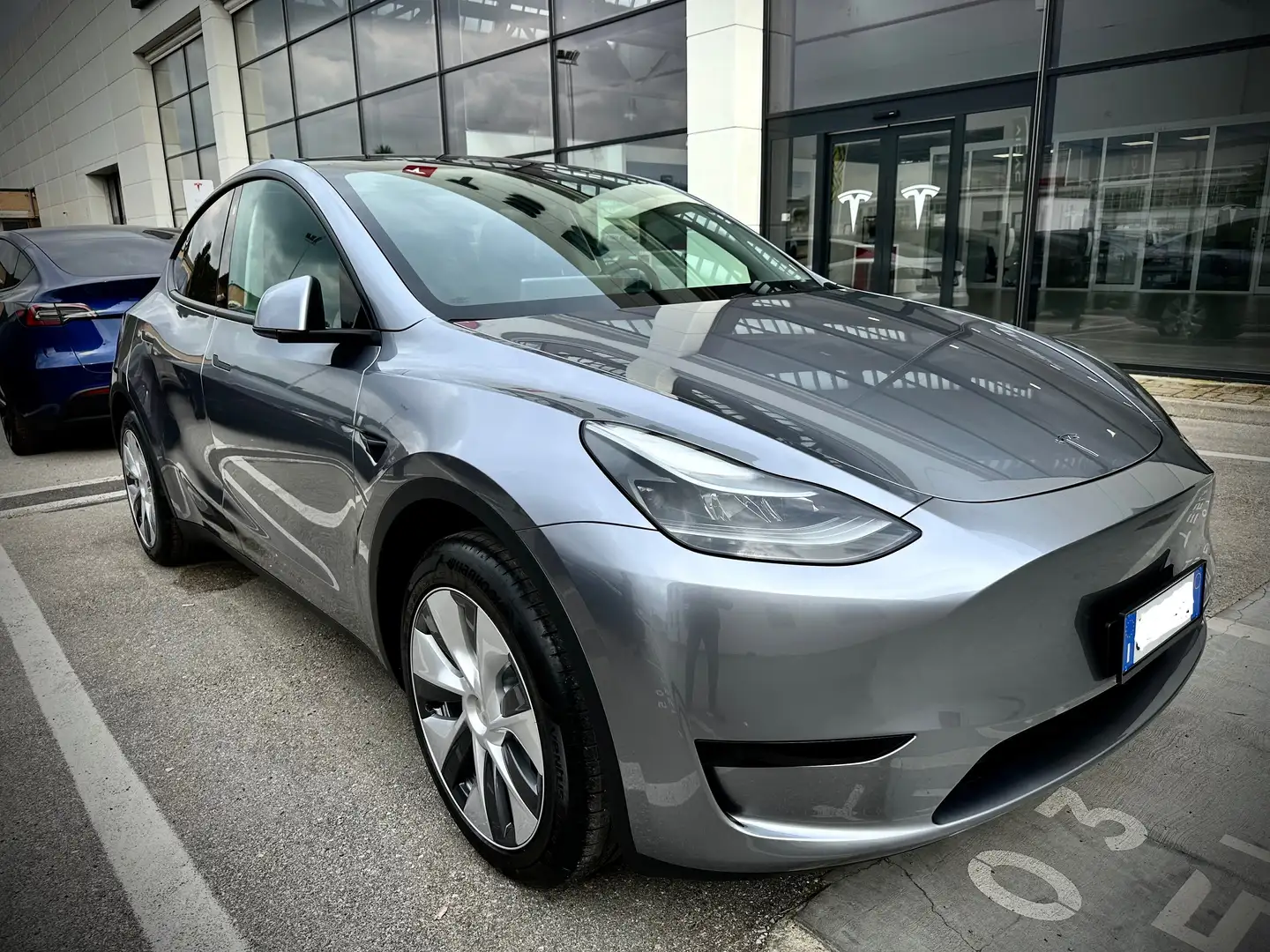 Tesla Model Y Trazione posteriore Grigio - 2