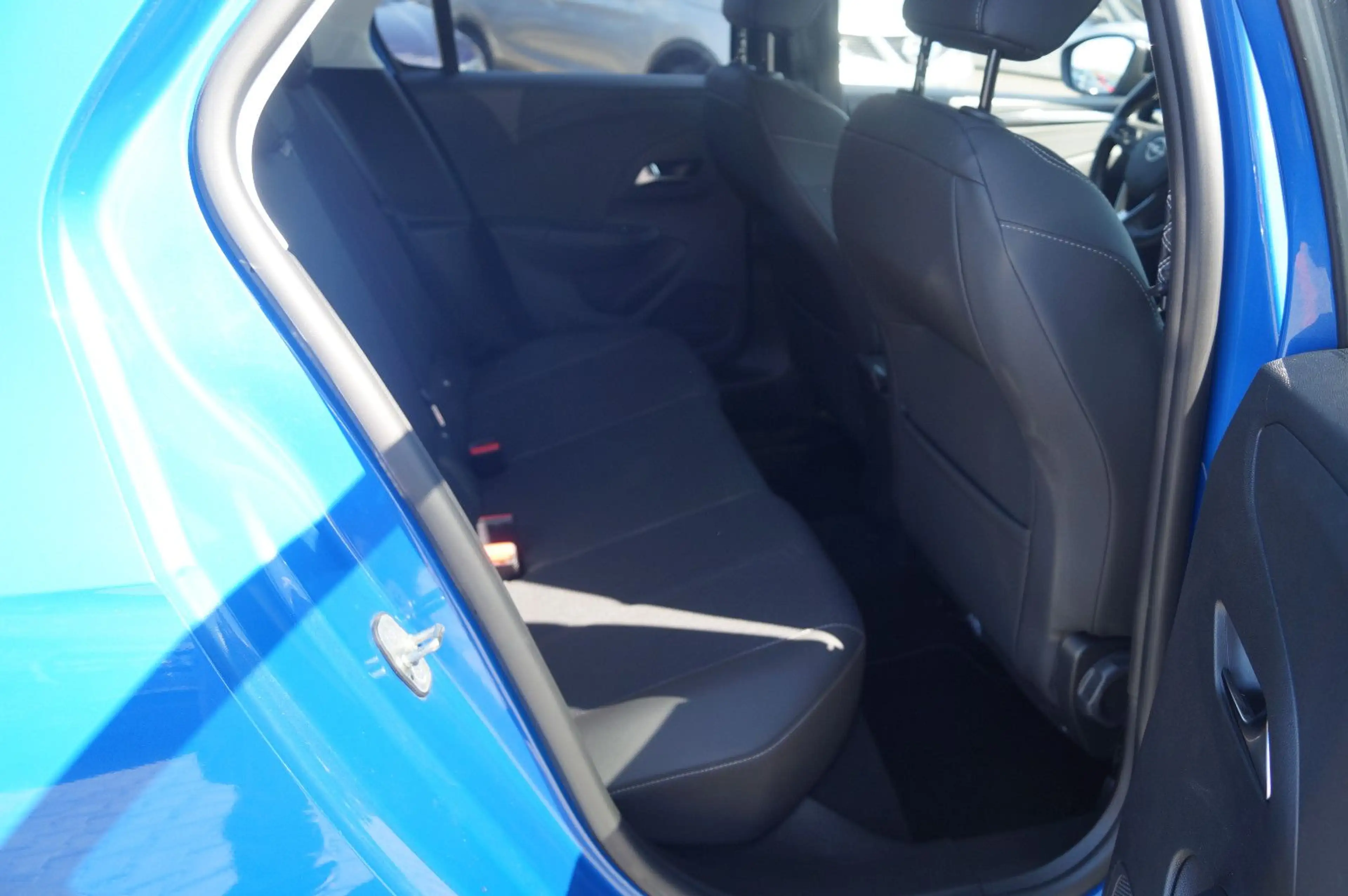Opel Corsa F Klimaau Navi Kamera PDC SHZ LED Tempomat — photo 11