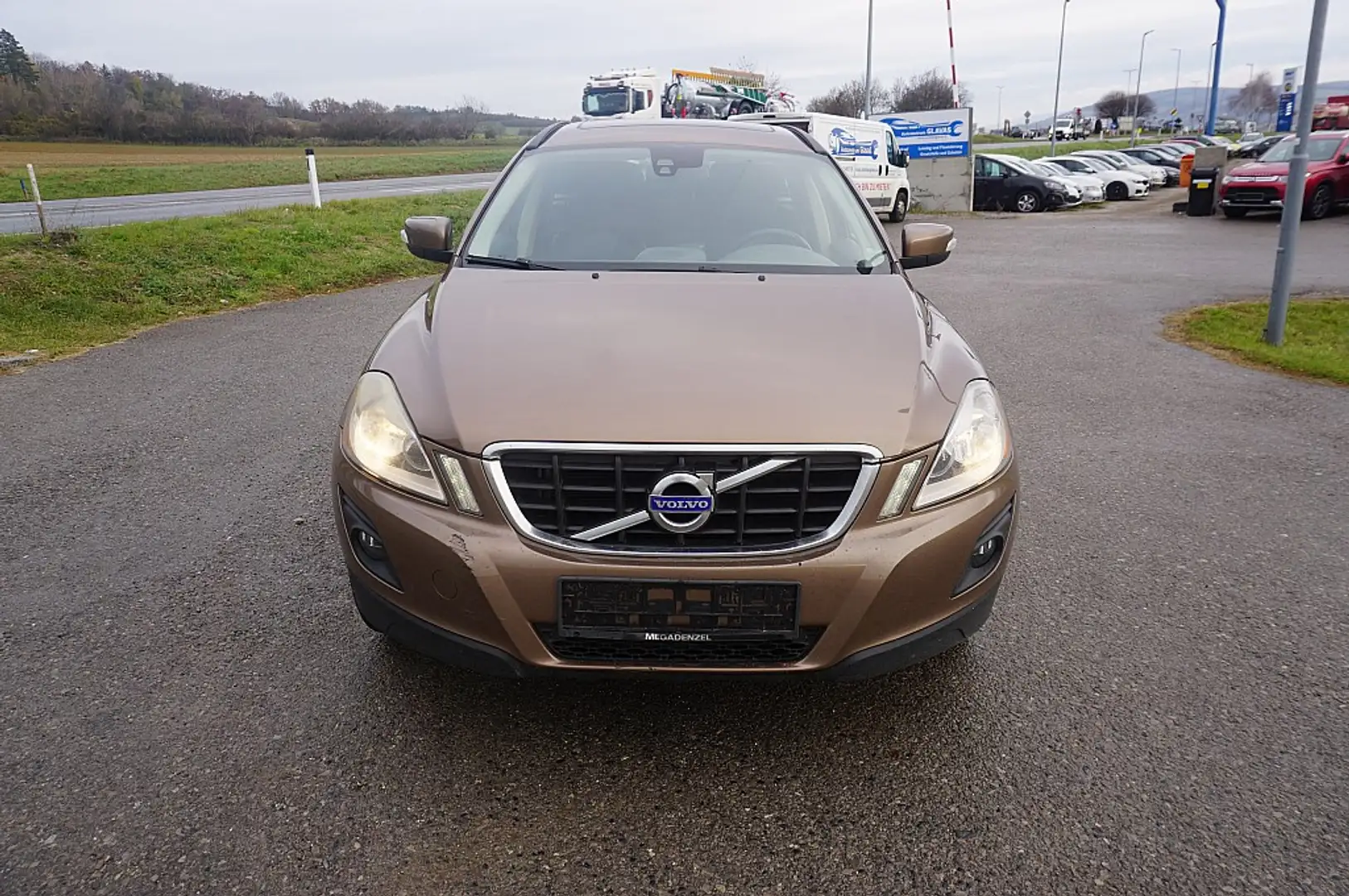 Volvo XC60 D5 AWD Basis Braun - 1