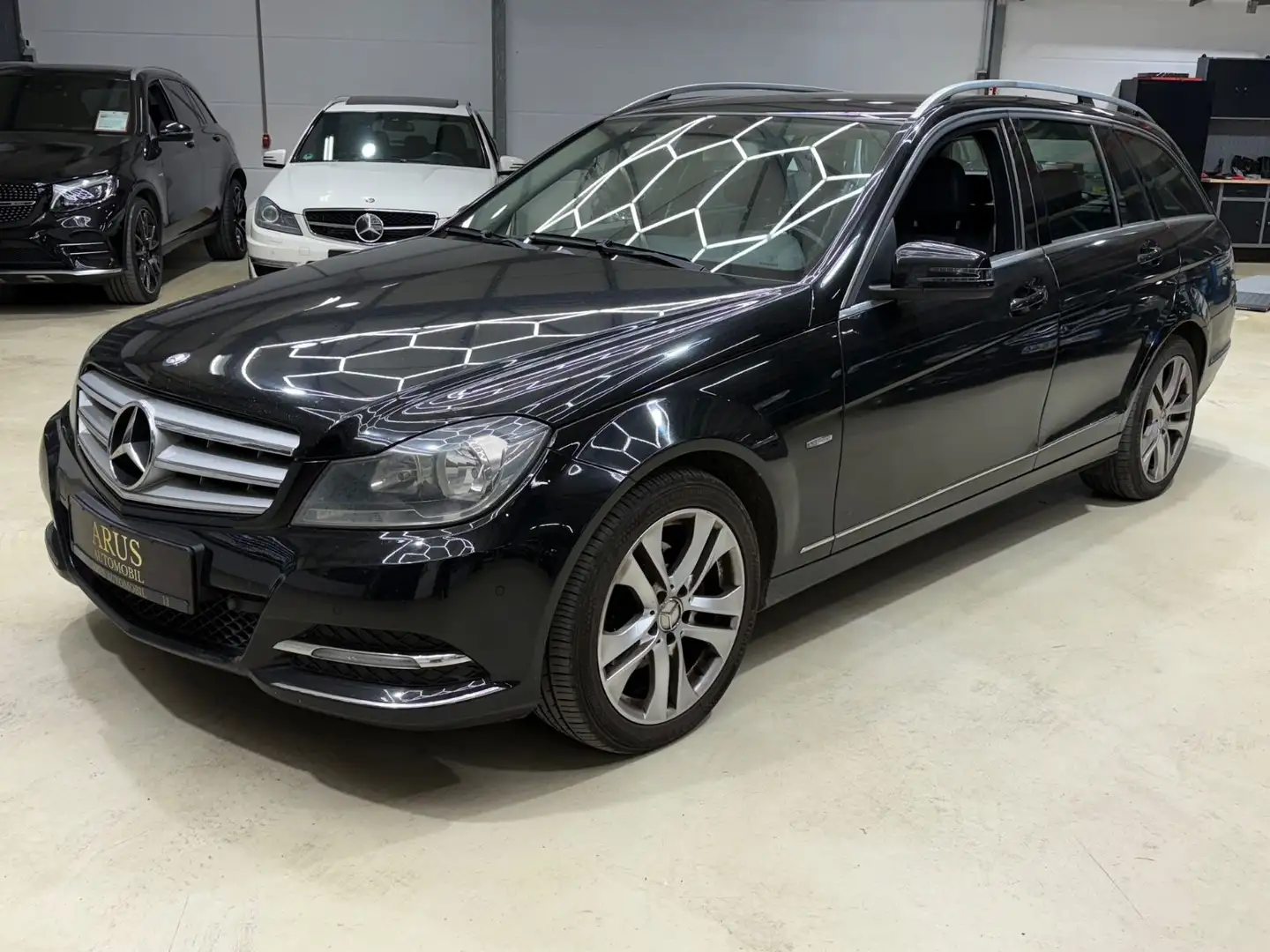 Mercedes-Benz C 220 CDI BlueEfficiency-NAVI-TEMP-PDC-AHK Schwarz - 1