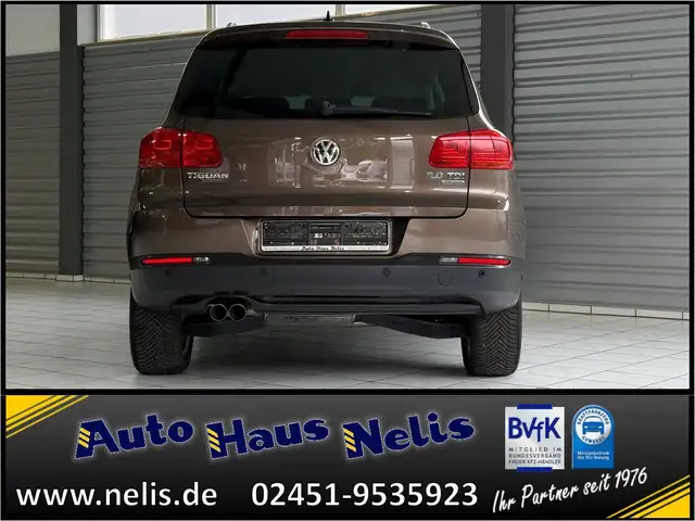 Volkswagen Tiguan view 4