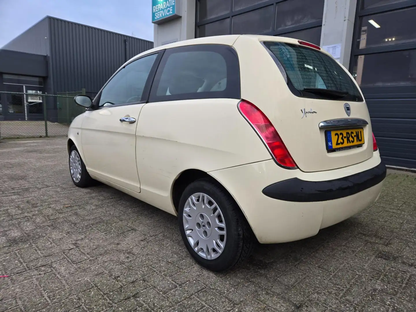 Lancia Ypsilon 1.2-16V Argento Alb - 2