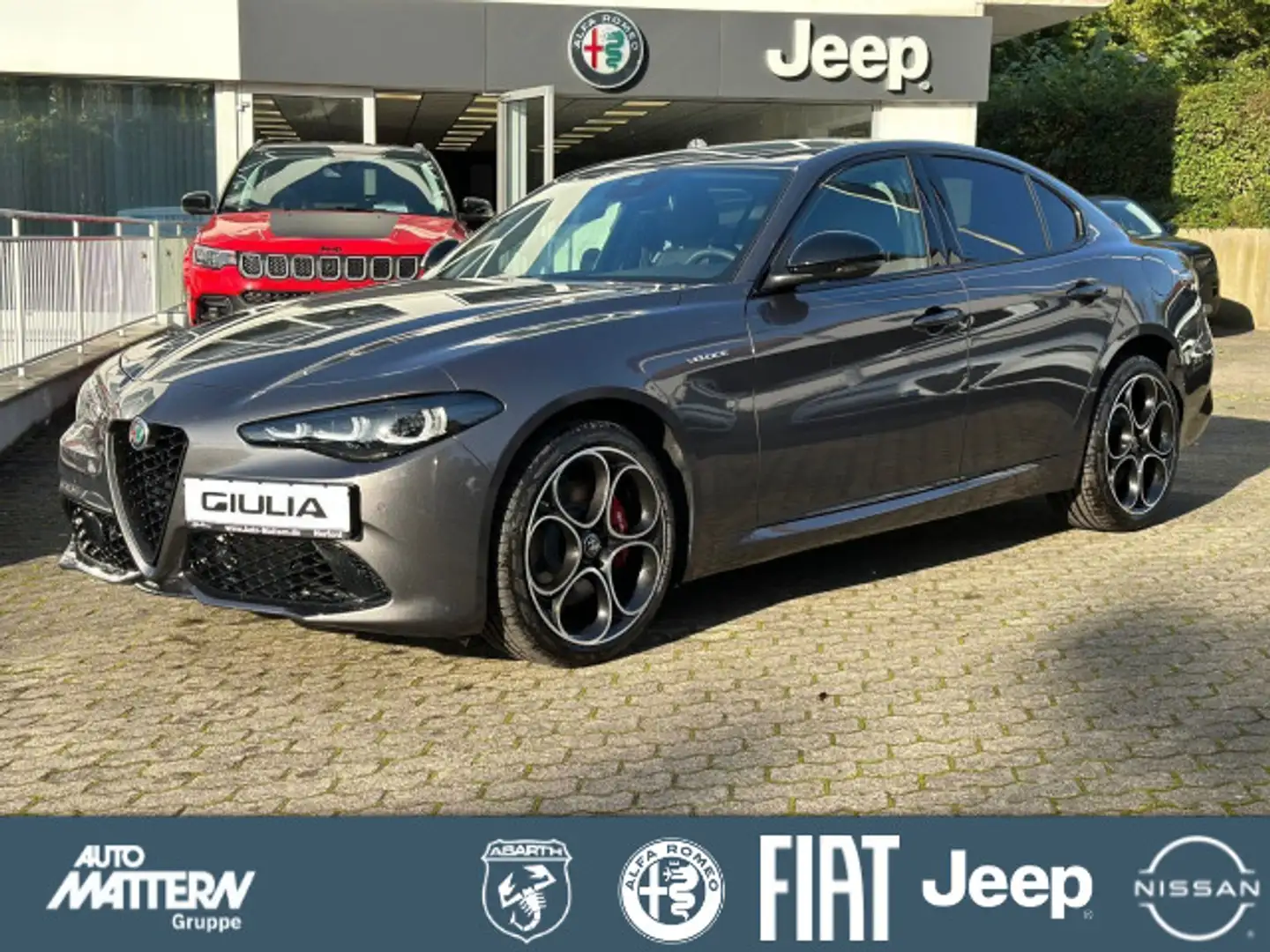 Alfa Romeo Giulia Veloce MY23 2,0 Turbo 16V 280PS  AT8-Q4 Grau - 1