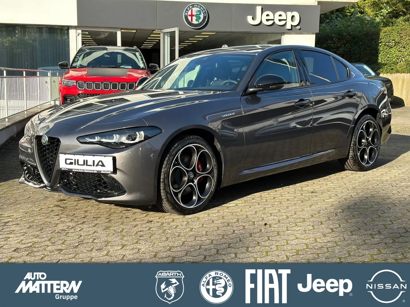 Alfa Romeo Giulia 2,0T Q4 NAVI|LED|SHZ|CarPlay|Tempomat Grau - 1