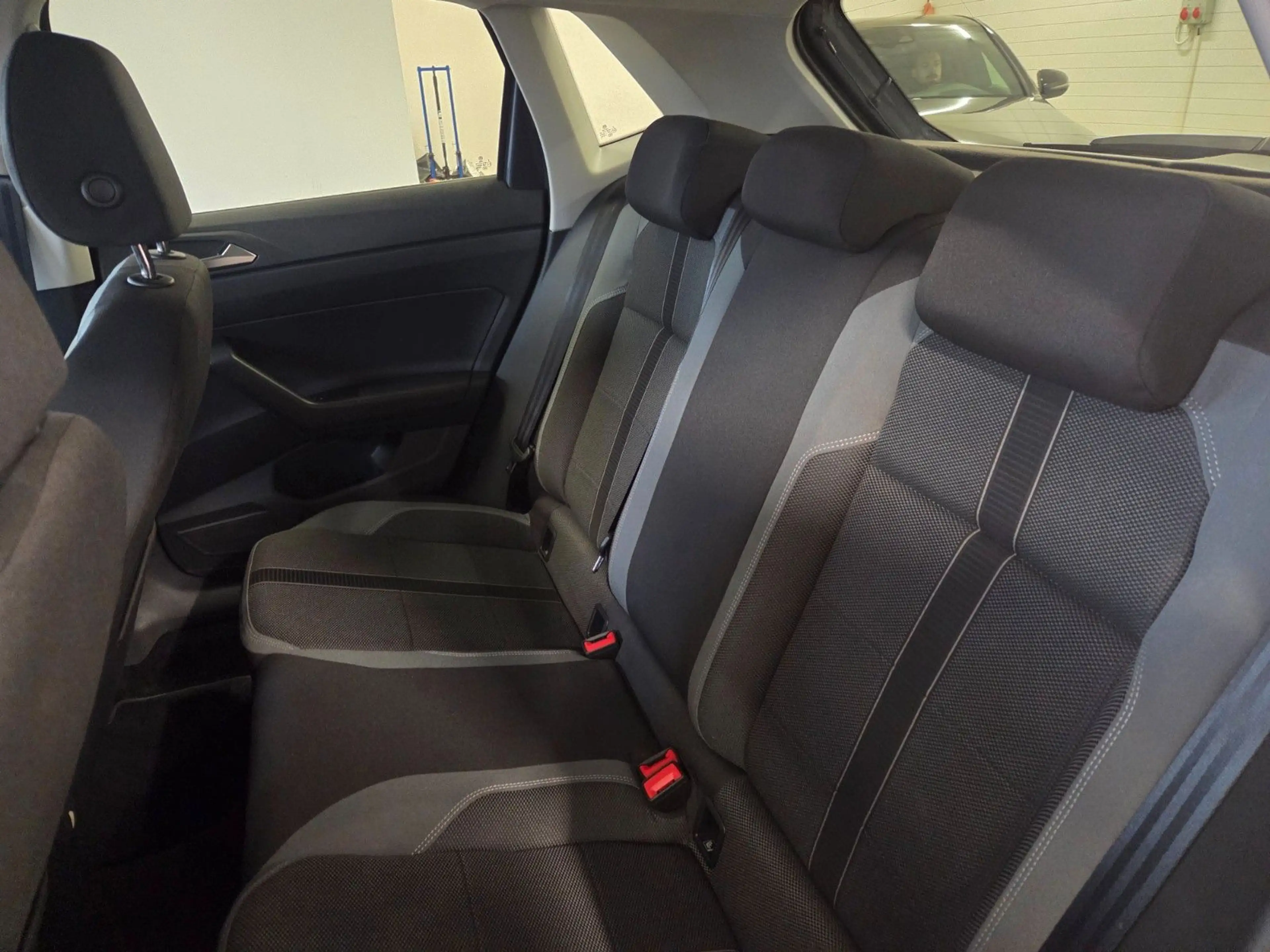 Volkswagen Polo VI Style — photo 11