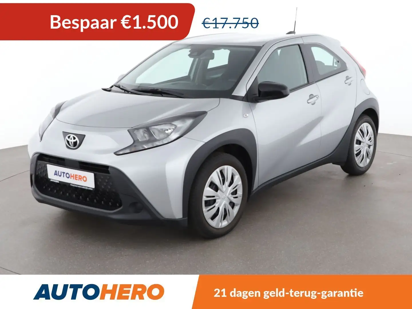 Toyota Aygo X 1.0 Play Сірий - 1