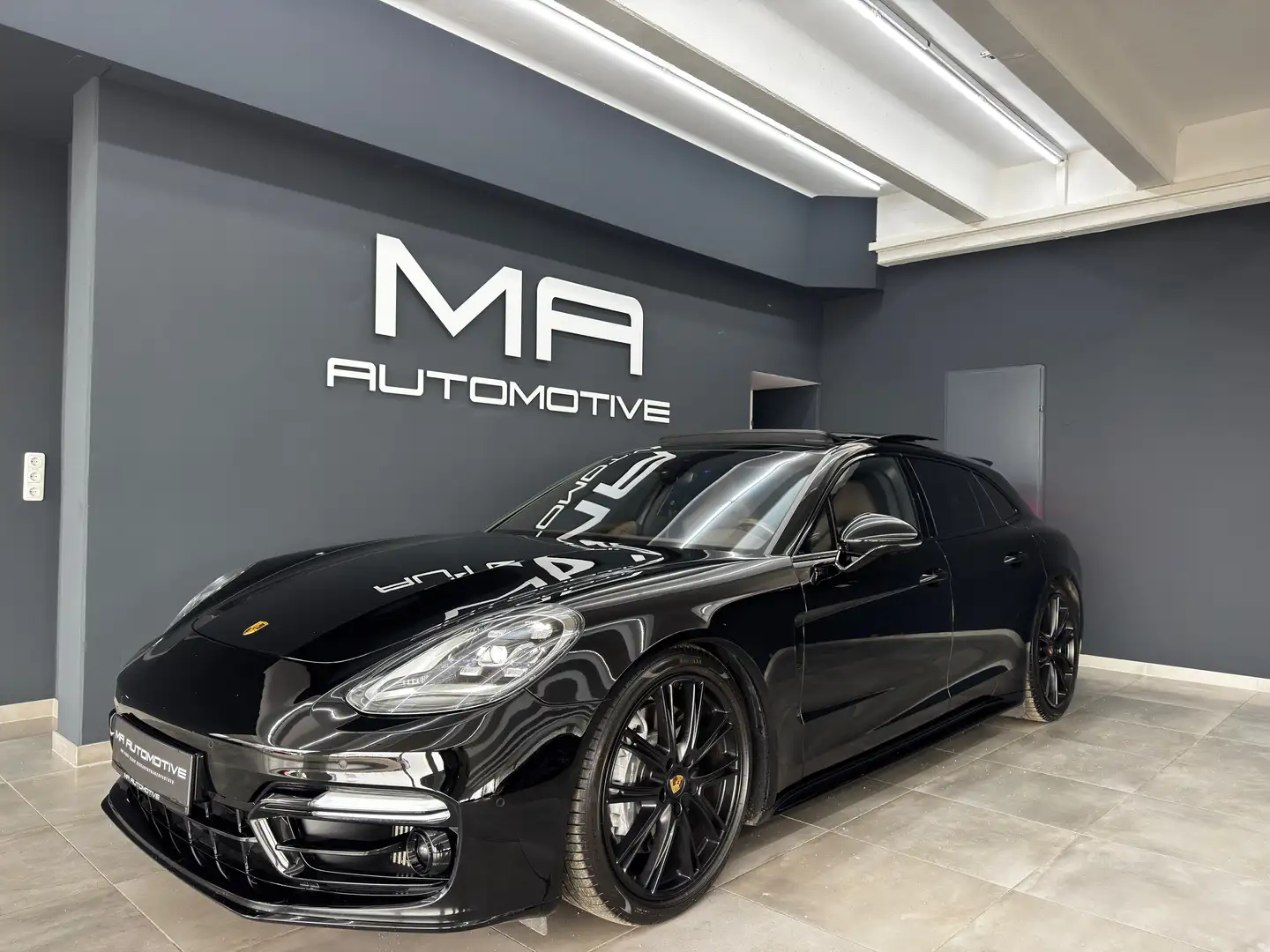 Porsche Panamera 4 E-Hybrid Sport Turismo *SPORTD*PANO*CHRONO*ACC* Schwarz - 1