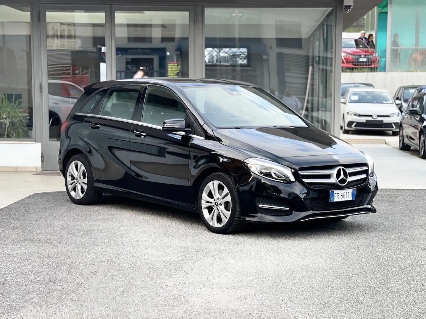 Mercedes-Benz B 180 1.5 Diesel 109CV E6 Neo. - 2018 Noir - 1