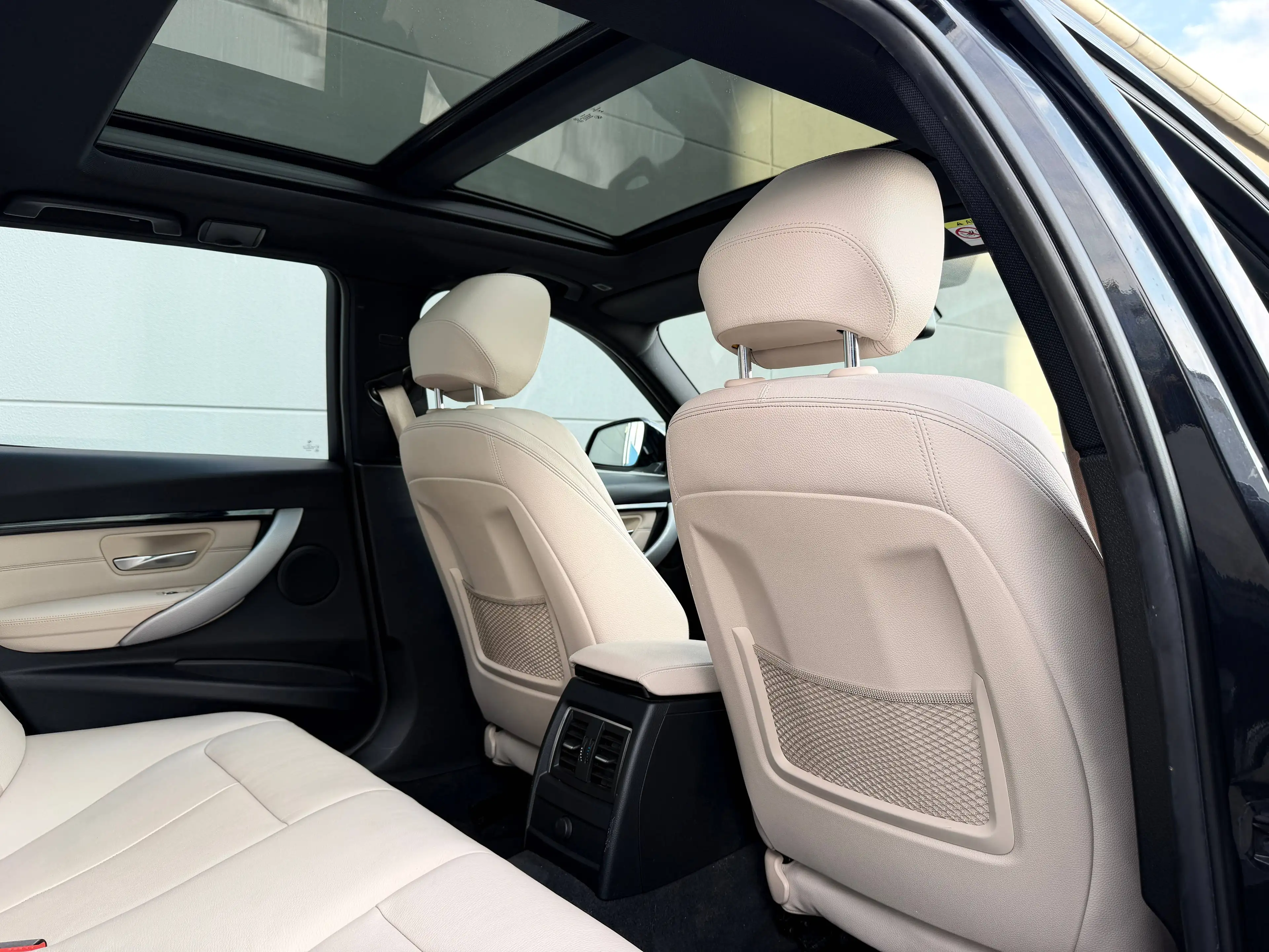 BMW 325 325 d 3x M Sport *Panorama* M Paket Navi Leder 2. Hand Unfallfrei TOP — photo 11