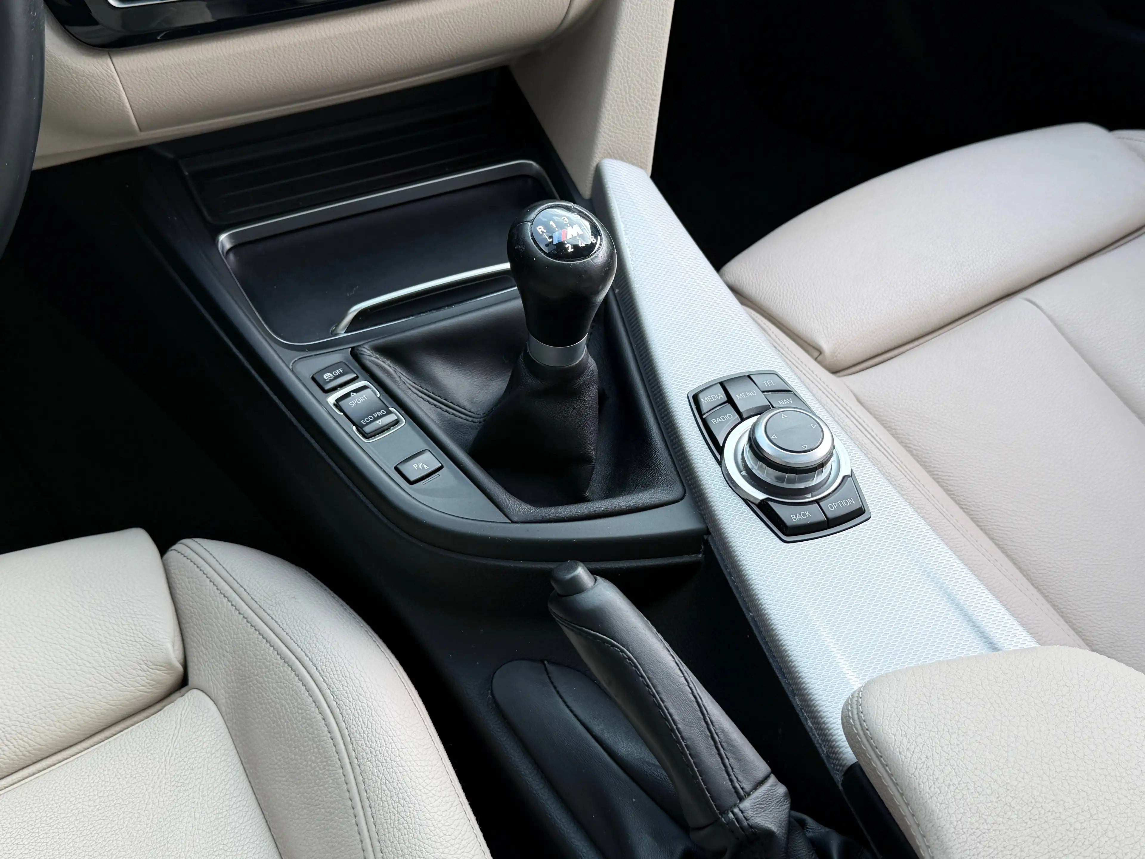 BMW 325 325 d 3x M Sport *Panorama* M Paket Navi Leder 2. Hand Unfallfrei TOP — photo 7