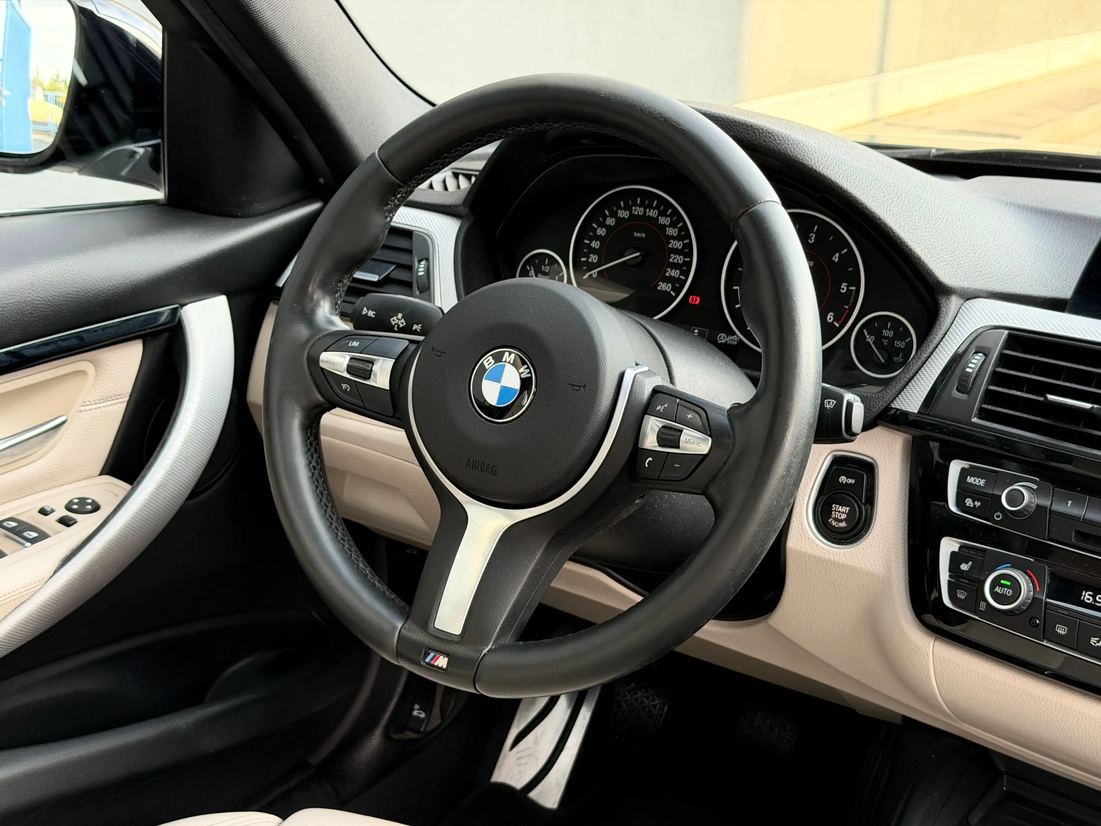 BMW 325 325 d 3x M Sport *Panorama* M Paket Navi Leder 2. Hand Unfallfrei TOP — photo 13