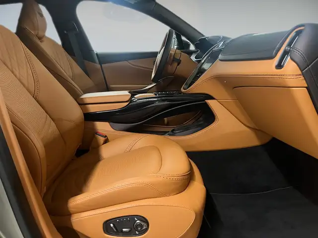 Aston Martin DBX 4.0 V8 TWIN TURBO Ansicht 21