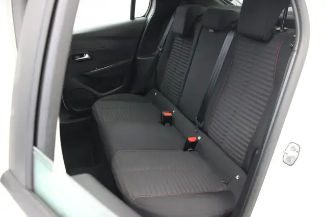 Peugeot 208 view 10
