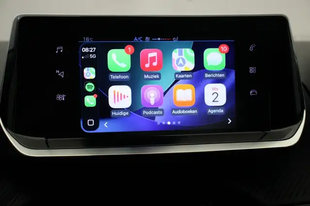 Peugeot 208 view 5