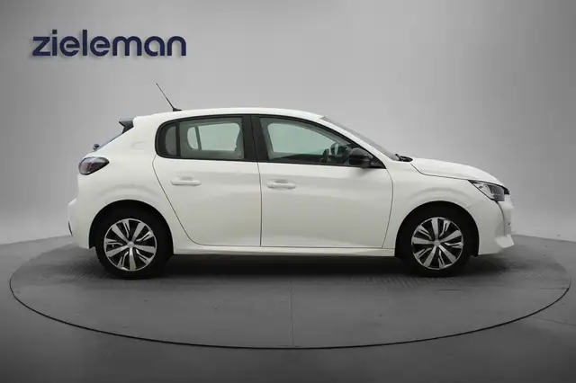 Peugeot 208 view 15