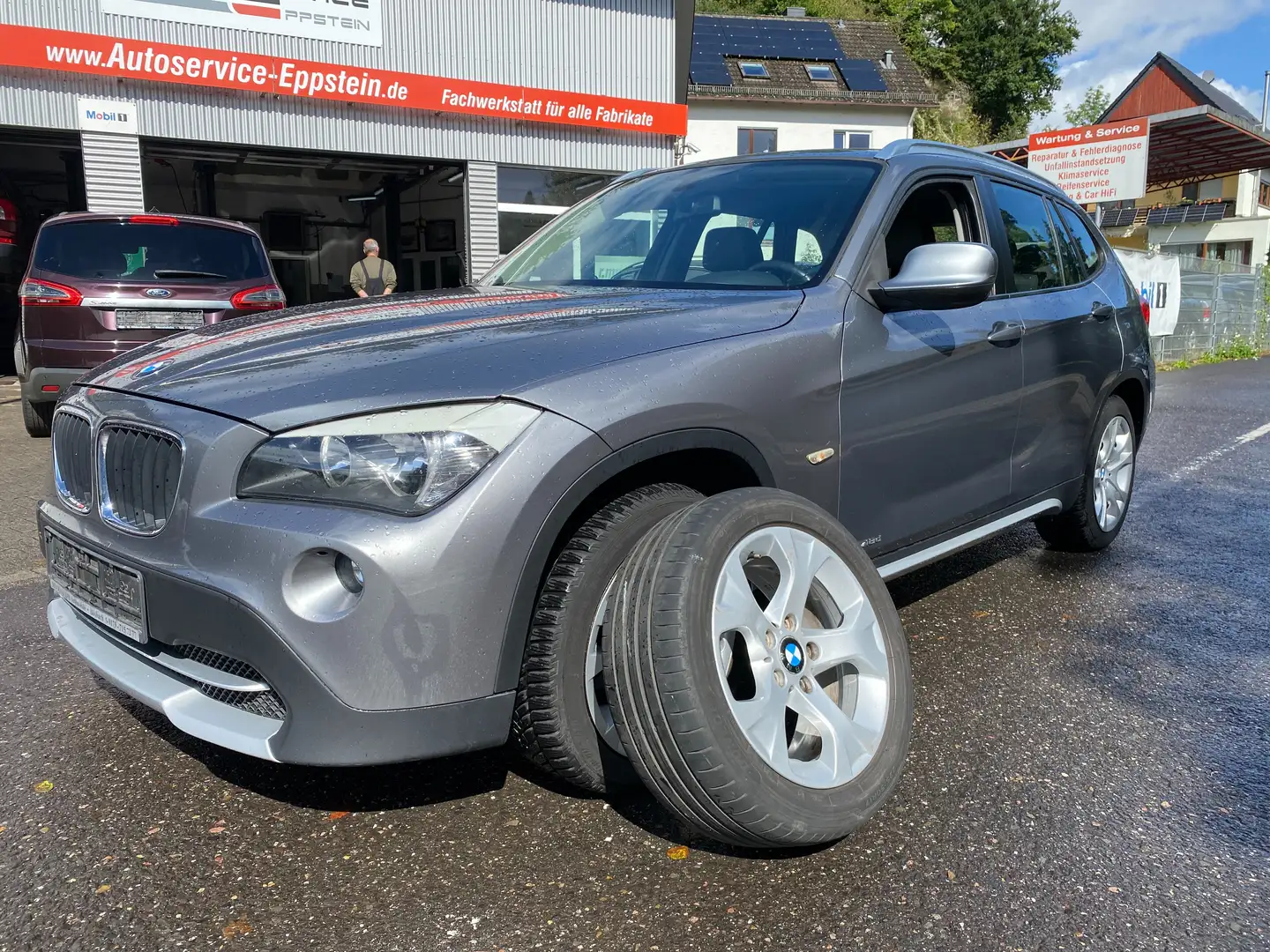 BMW X1 18 d xDrive Scheckheft u-frei 2Hd Tuv 2/27 AHK SHZ Gris - 1