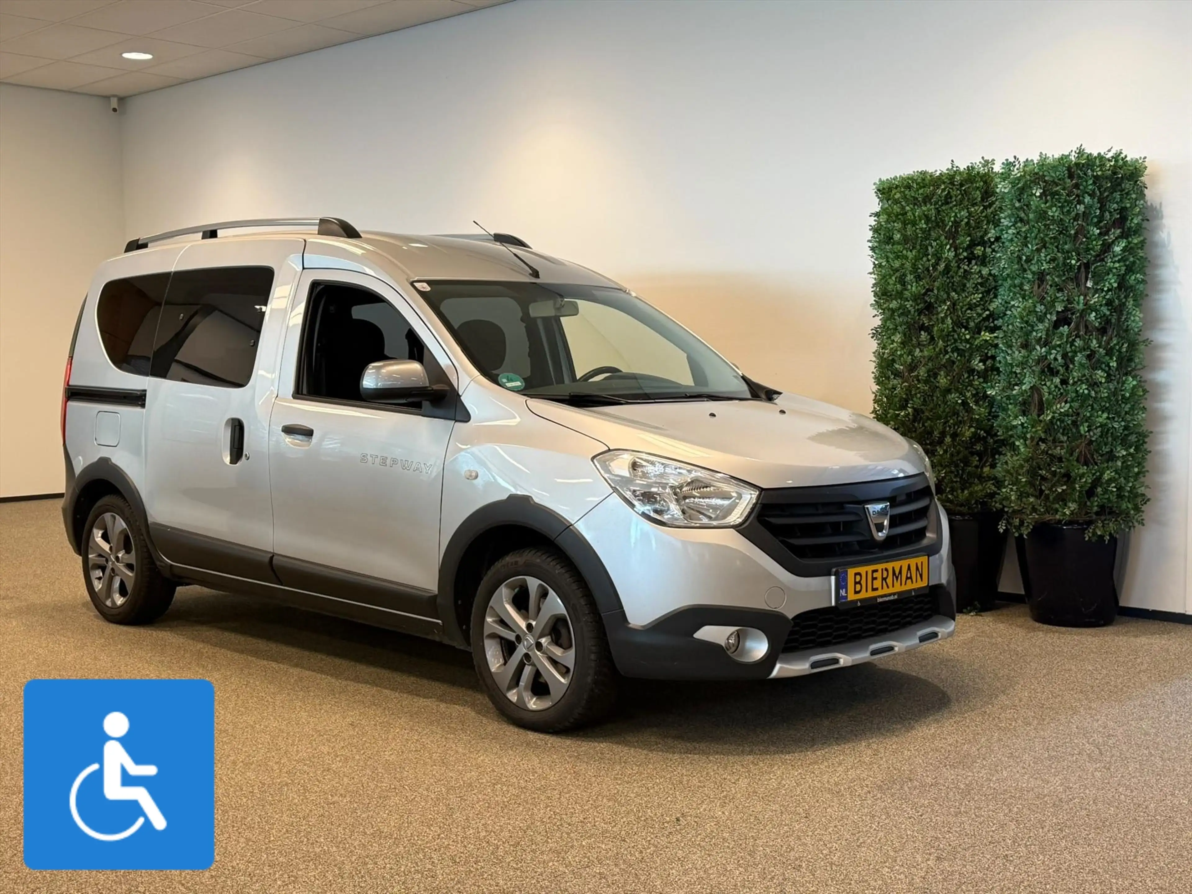 Dacia Dokker Rolstoelauto 3+1 of 5+0