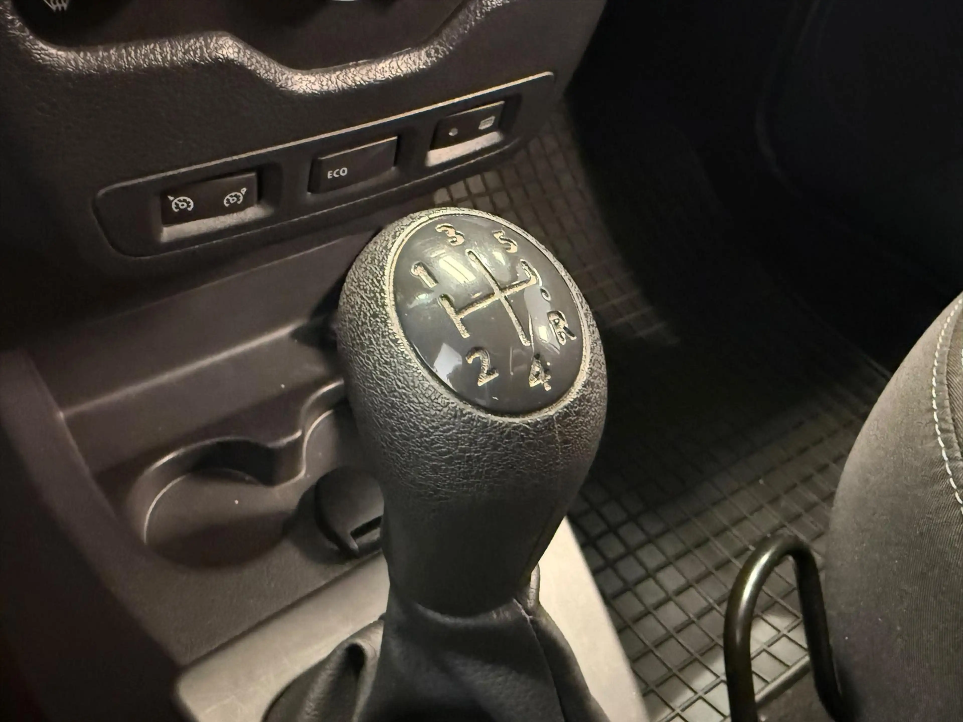 Dacia Dokker Rolstoelauto 3+1 of 5+0 — photo 17