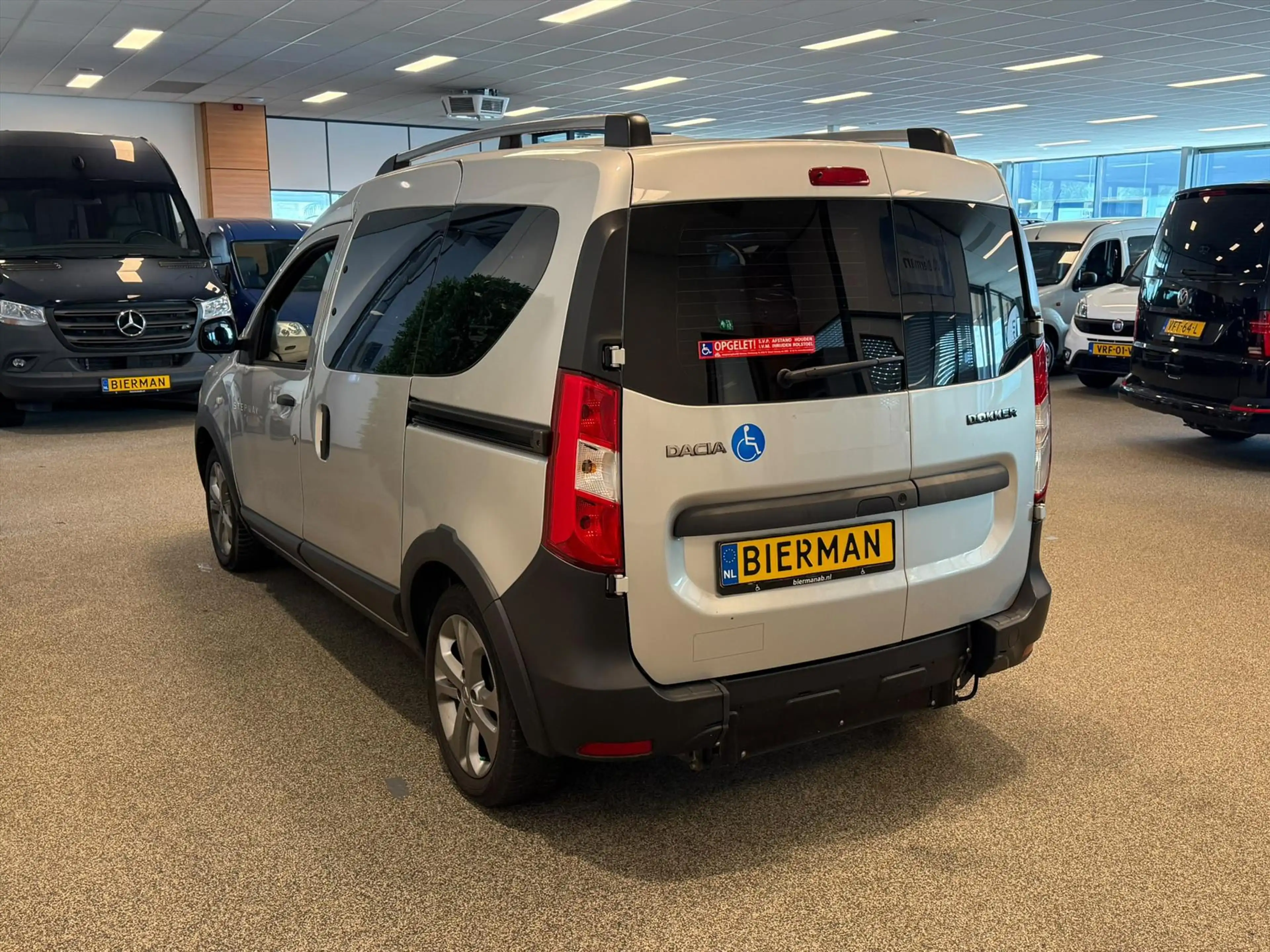 Dacia Dokker Rolstoelauto 3+1 of 5+0 — photo 12